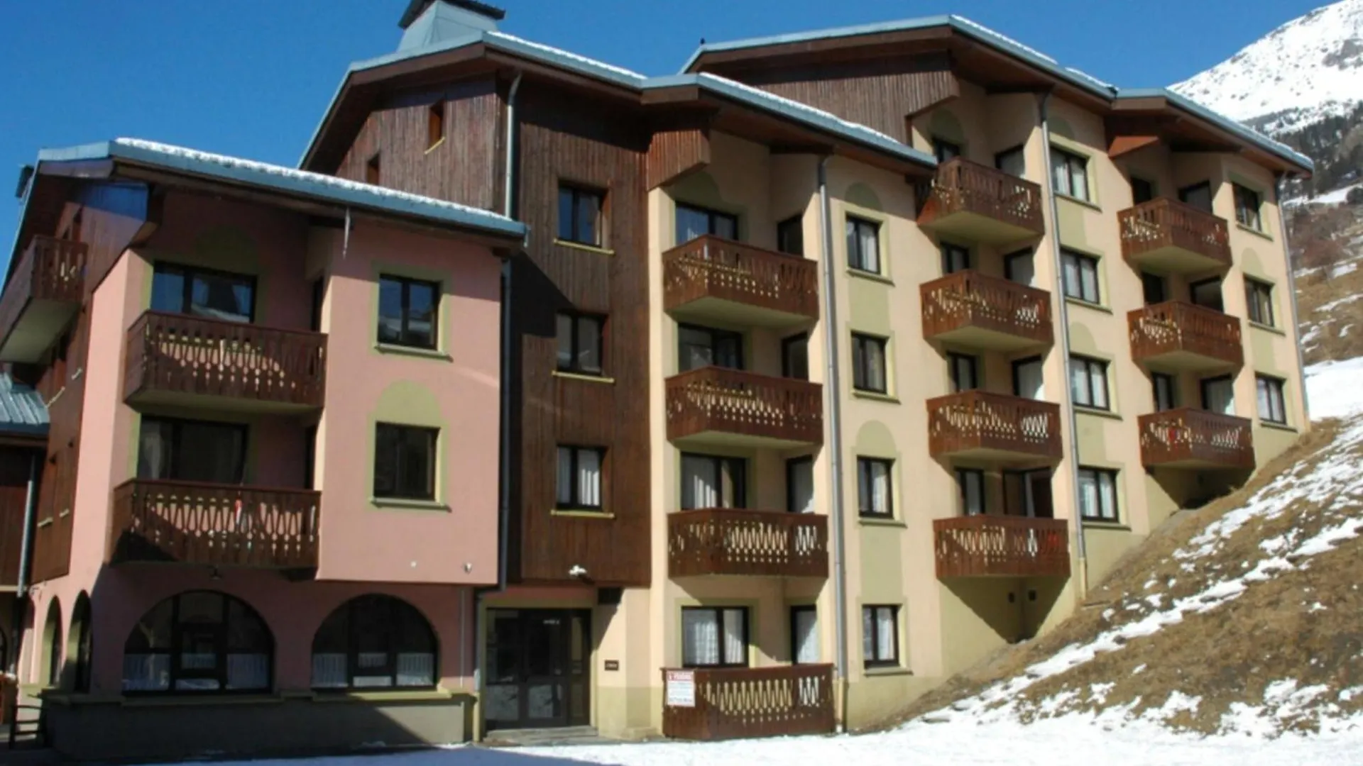 Apartment Appartement Cosy A Val Cenis Lanslebourg, 300M Des Pistes, 4/5 Personnes, Balcon, Garage Inclus - Fr-1-508-62
